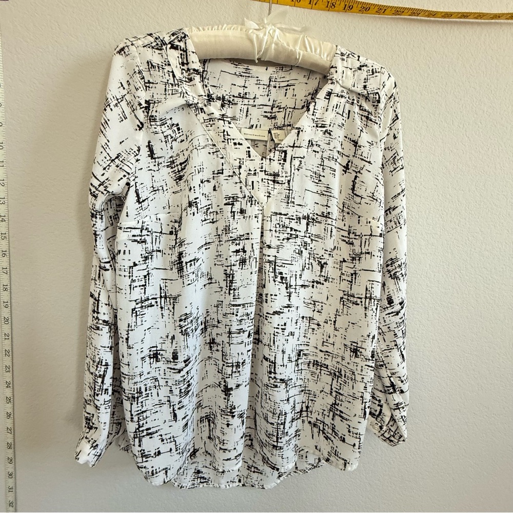 Mercer & Madison Monochrome Patterned Blouse Small - Picture 2 of 14